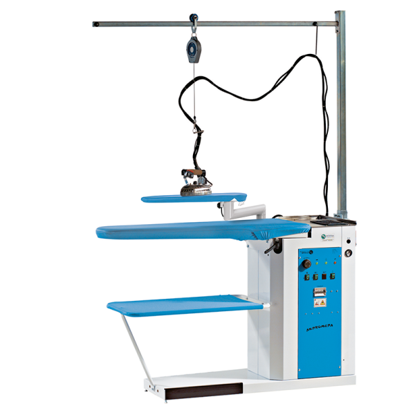 BATTISTELLA Gewerbebügelstation ANDROMEDA/VS mit Absaugung und Gebläse