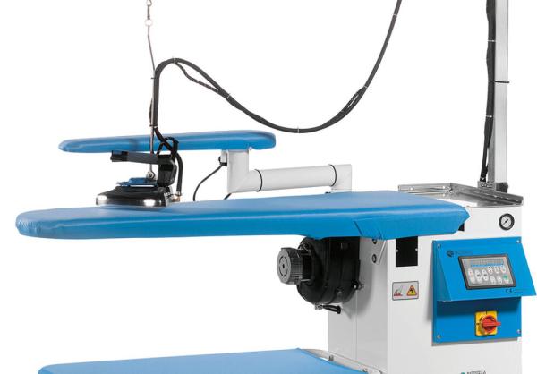 BATTISTELLA Industriebügelstation ERA MAX VAP mit Absaugung und Gebläse